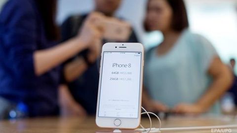 iPhone 8 egalari iPhone X uchun eski smartfonlarini sotib yubormoqda