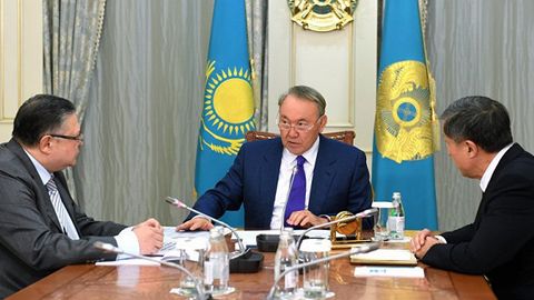 Nazarboyev lotinga asoslangan yangi qozoq alifbosi loyihasini tasdiqlash to‘g‘risidagi farmonni tayyorlashni buyurdi