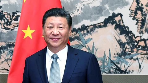 Xitoy Kompartiyasi ustaviga Mao Szedun davridan buyon birinchi marta amaldagi raisning ismi kiritildi