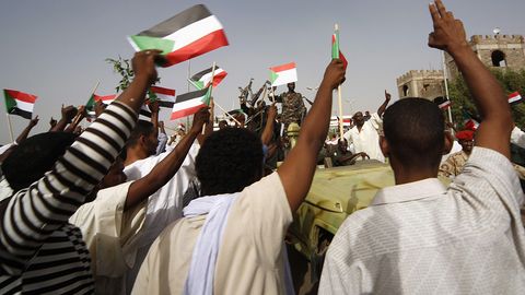 AQSh Sudanga nisbatan 20 yil avval joriy etilgan iqtisodiy sanksiyalarni bekor qiladi