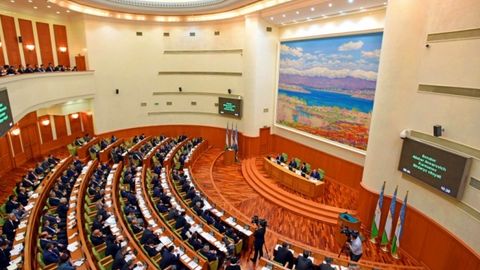 O‘zbekistonda Fuqarolarning kafolatlangan mehnat huquqlarini ta’minlash masalalari bo‘yicha Parlament komissiyasi tuziladi