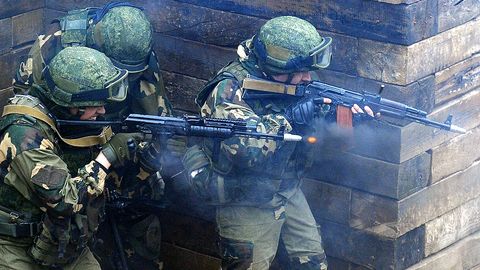 Putin chet elliklarga Rossiya armiyasi safida xorijda jang qilishga ruxsat berdi