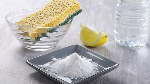 Ошхона шкафларидаги ёғ доғларини тозалаш учун 3 оддий восита