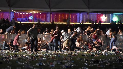 AQSh tarixidagi eng yirik ommaviy qotillik. Las-Vegasda pensioner betartib otishma uyushtirib, kamida 50 odamni o‘ldirdi