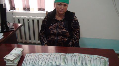 Buxoroda “balo-qazolardan xalos etish” evaziga 5 ming dollar olgan folbin qo‘lga olindi