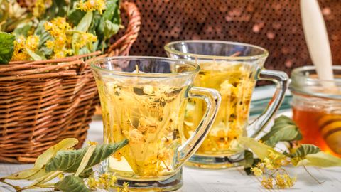 Kuz faslida tanangizni isituvchi foydali choylarning 5 turi