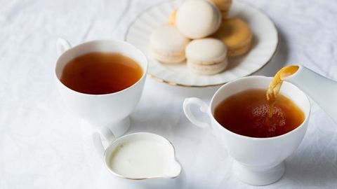 Sutli choy, murabboli non va boshqalar: birga yeyish mumkin bo‘lmagan oziq-ovqatlar