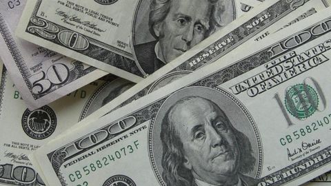 O‘zbekistonda dollarning rasmiy kursi 8 so‘m 72 tiyinga pasaydi