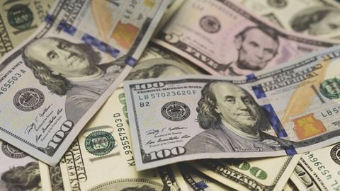 Futbolchilardan dollar olib, maydalab bermagan firibgar qo‘lga olindi