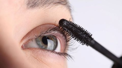 Chakamug‘ moyi yordamida soch va kipriklarni o‘stirish mumkinmi?