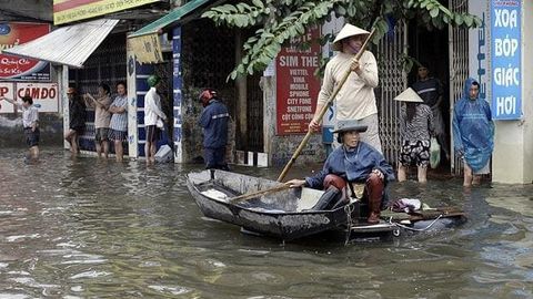 Vyetnamdagi suv toshqinlari qurbonlari soni 54 nafarga yetdi