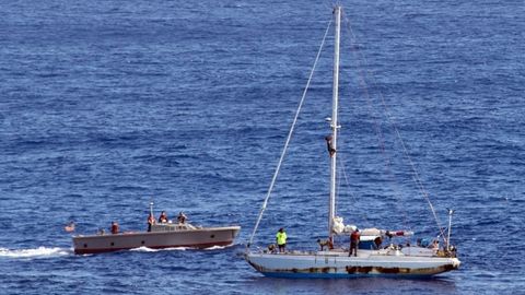 Tinch okeanda 5 oy qolib ketgan amerikalik ikki ayol qutqarildi
