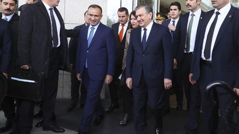 O‘zbekiston Prezidenti Shavkat Mirziyoyev Istanbul shahriga keldi