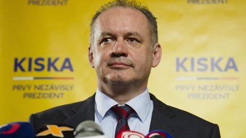 Slovakiya IIV rahbari prezidentni soliq firibgarligida aybladi