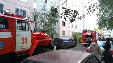 Rossiyada 7 yoshli qiz yonayotgan uy derazasidan sakrab, omon qoldi