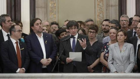 Kataloniyaning hokimiyatdan chetlatilgan prezidenti hudud aholisini “demokratik qarshilik ko‘rsatish”ga chaqirdi