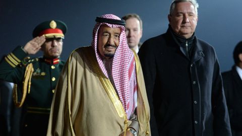 Москванинг беш юлдузли меҳмонхоналарида бўш жой қолмади: Саудия подшоҳи Россияга келди