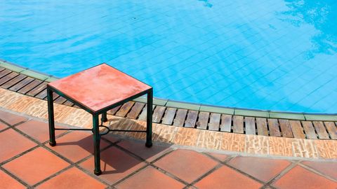 AQShda rossiyalik oilaning bir yoshli farzandi jakuziga cho‘kib ketdi