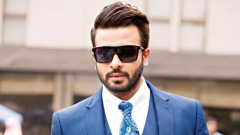Bangladeshlik fuqaro filmida uning telefon raqamini ko‘rsatgan rejissorni sudga berdi