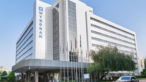 Тошкентда инвестицион муҳитни яхшилашга бағишланган халқаро давра суҳбати бўлиб ўтди