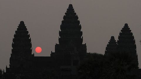 AQSh asosiy muxolifat partiyasini tarqatib yuborgan Kambodjaga qarshi choralar ko‘radi