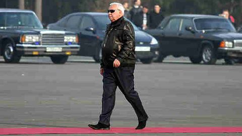 OAV: Putinning sobiq katta qo‘riqchisining rafiqasi to‘satdan milliarderga aylandi