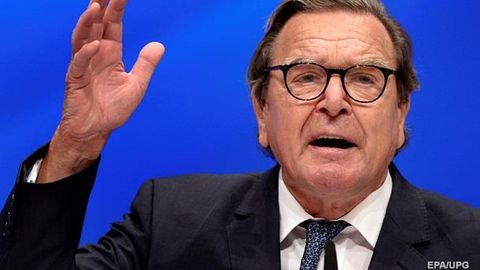Герхард Шрёдер: Украина Донбассга қарши уруш олиб бормоқда