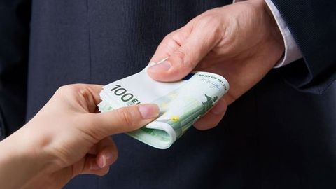 Transparency International: Yer yuzi aholisining deyarli har to‘rtdan biri pora bergan