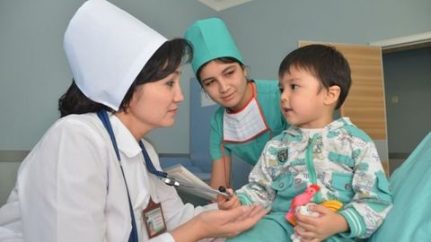 Qishloq oilaviy poliklinikalarida ginekolog va pediatrlarning shtatlar jadvali ko‘paytiriladi