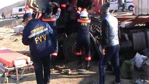 Jizzax favqulodda xizmatlari YTHda jabrlangan fuqaroga yordam ko‘rsatdi