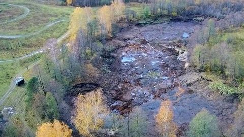 Россиянинг Владимир вилоятидаги кўл балиқлари билан бирга ер остига ғойиб бўлди