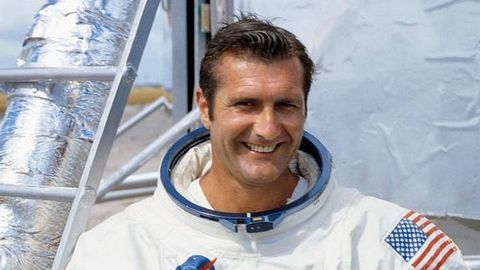 Ойга учган NASA астронавти Ричард Гордон 88 ёшида вафот этди