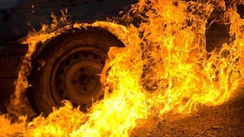 Rossiyada O‘zbekiston fuqarosining Chevrolet Captiva’si yonib ketdi