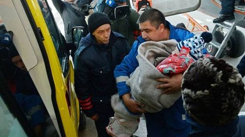 Хабаровскдаги авиаҳалокатда омон қолган қизча муваффақиятли операция қилинди