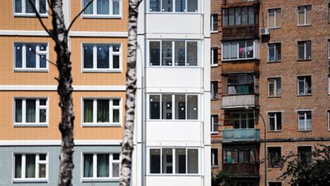 Москвада маст эркак 9-қаватдан йиқилиб тушди ва «зиёфат»ни давом эттириш учун яна уйига қайтди