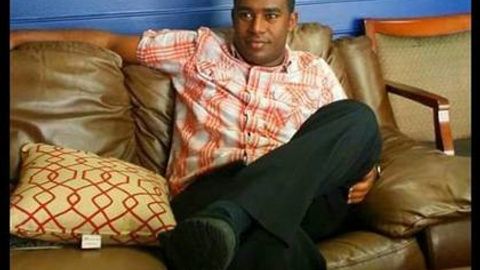 Афро-америкалик эркак барча оқ танли полициячиларни ўлдирмоқчи бўлиб Оқ уйга отланди