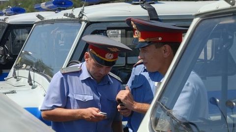 Dog‘istonda retsidivist pichoq bilan politsiyachilarga hujum qildi