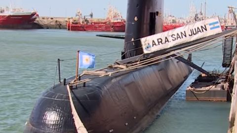 Аргентина Ҳарбий-денгиз кучлари: йўқолган сувости кемасини топишнинг имкони деярли йўқ