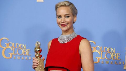 Jennifer Lourens o‘tkinchilardan o‘zi ishtirokidagi 5 ta film nomini aytishni so‘radi (video)