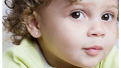 Қизалоғимизнинг қулоқларини тешишдан олдин нималарни билишимиз керак?