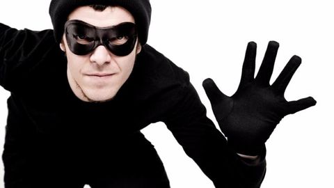 Аввал кузатув, кейин ўғрилик. Ангренлик шахс нафақахўр фуқарони ўмариб кетди