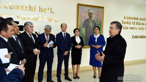 Shavkat Mirziyoyev Adiblar xiyobonida amalga oshirilayotgan ishlar bilan tanishdi