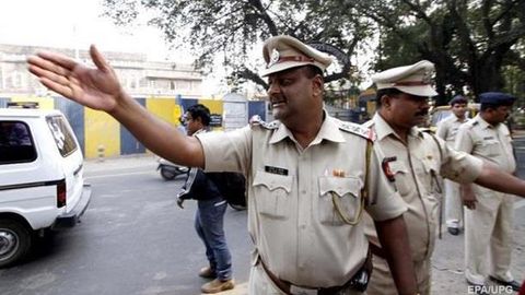 Hindistonda avtobusning ziyoratchilarni urib yuborishi oqibatida 10 kishi halok bo‘ldi