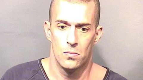 Masjid eshigiga cho‘chqa go‘shtini tashlab ketgan amerikalik erkak 15 yilga qamaldi