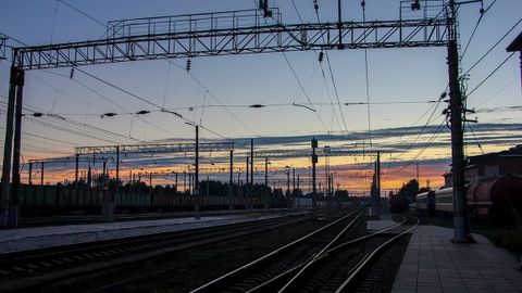 Rossiyaning Belgorod shahri yaqinida poyezd yengil mashina bilan to‘qnashib ketdi, 2 kishi halok bo‘ldi