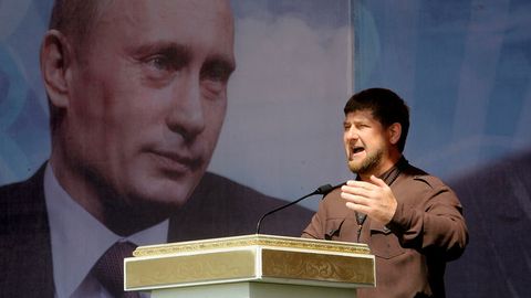 Қодиров чеченлар Путин буюрган жойга пиёда боришга тайёрлигини айтди