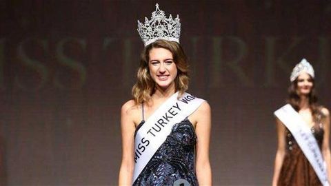 Sobiq “Turkiya go‘zali” Twitter’dagi posti uchun qamoqqa olinishi mumkin