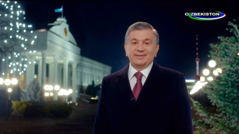 Shavkat Mirziyoyev televideniye va internet orqali O‘zbekiston xalqini Yangi yil bilan tabrikladi