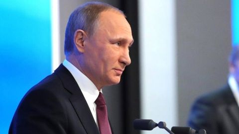 Putin o‘zbekistonliklarni Rossiyada ishga joylashtirish to‘g‘risidagi bitimni ratifikatsiya qilish haqidagi qonunni imzoladi