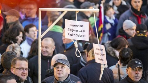 Германияда Меркель учун сиртмоқ сотишга рухсат берилди